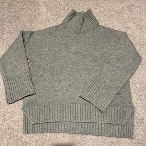 Abercrombie Easy Tuckable Sweater